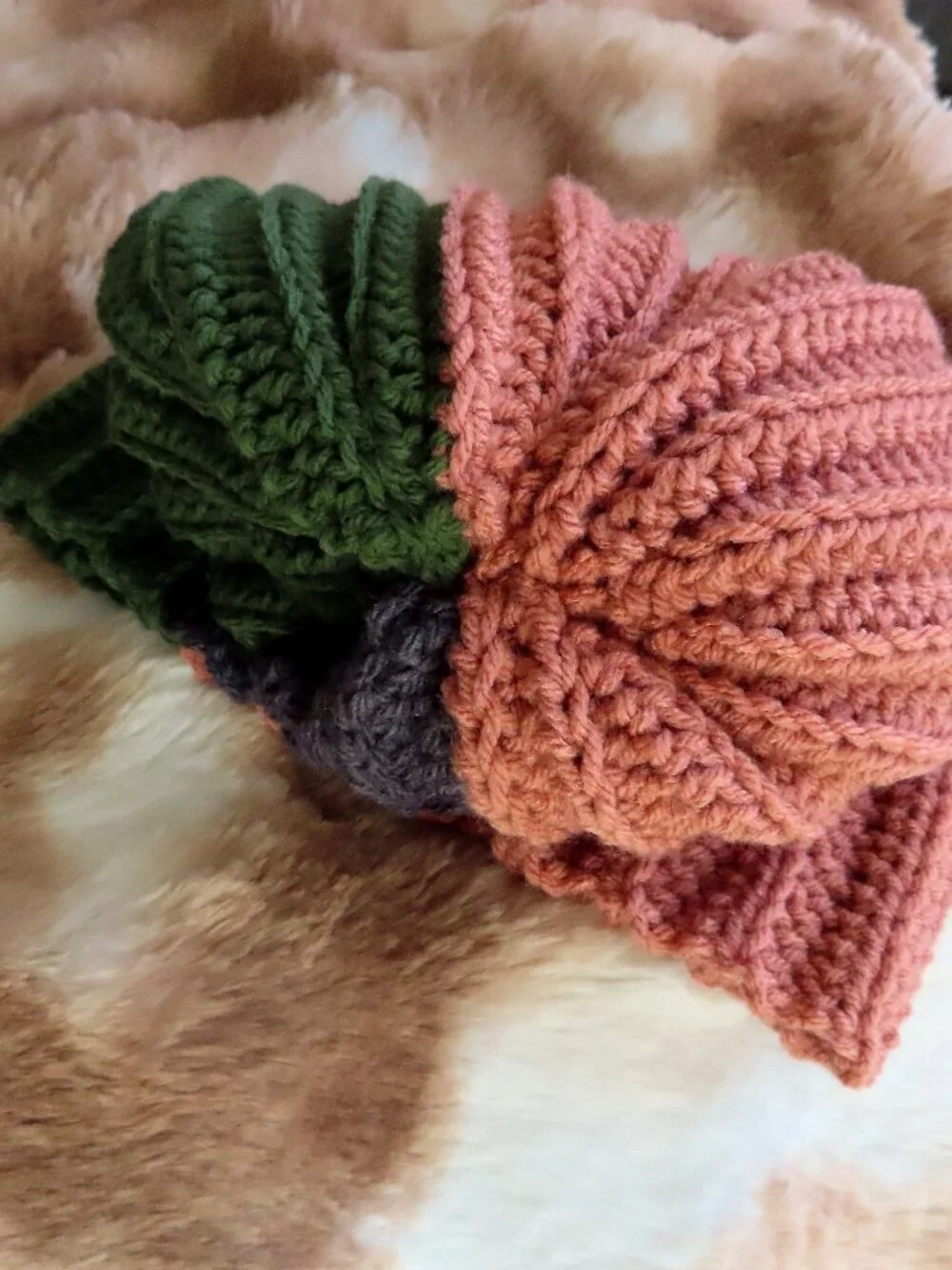 Cozy chunky handmade crochet beanie - Picture 7 of 10
